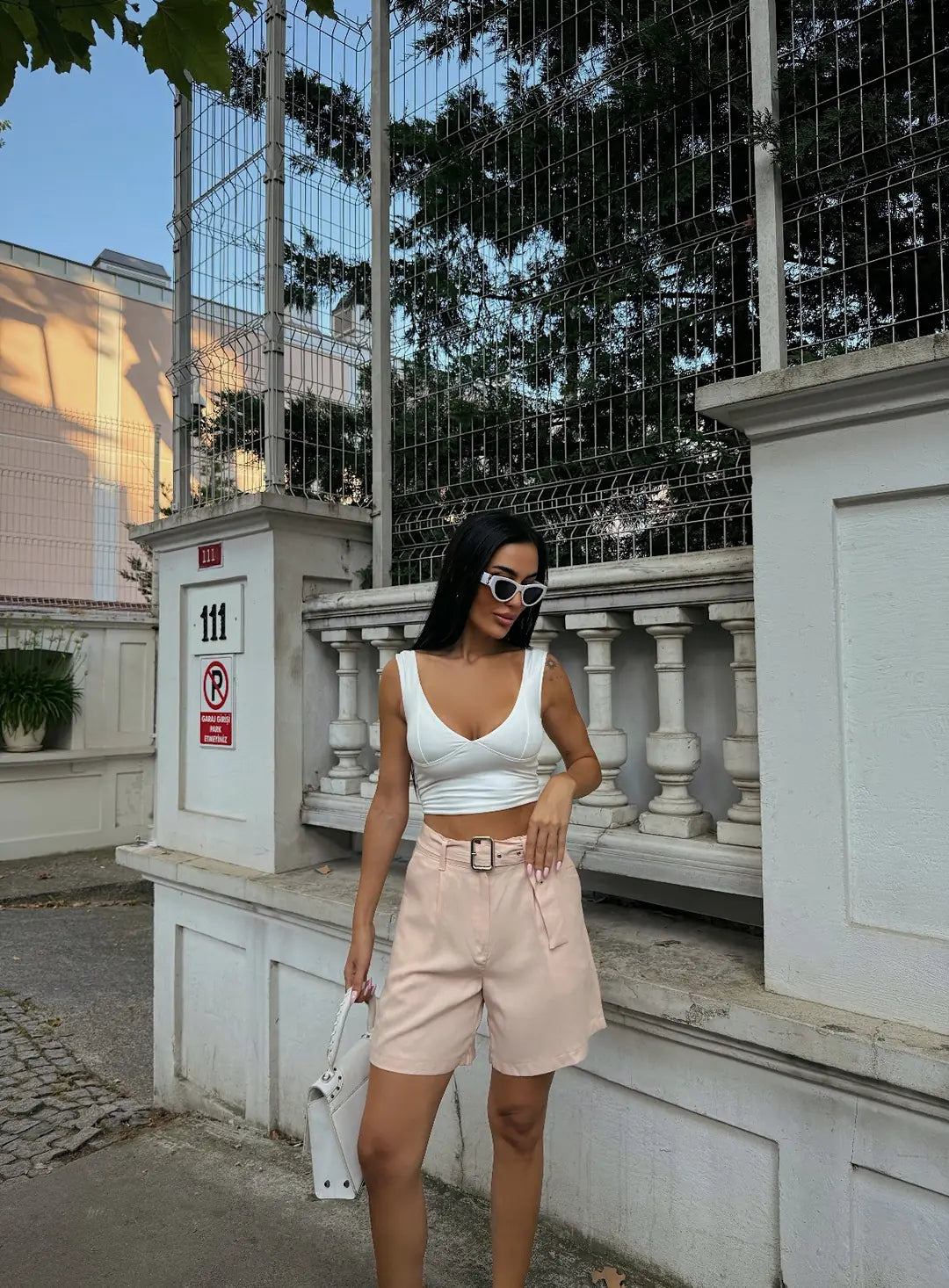 Kuş Gözü Kemerli Geniş Paçalı Mom Şort - WEST CLUB