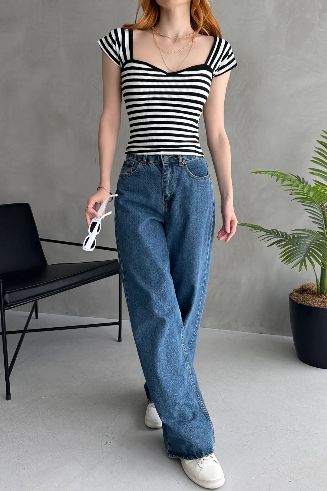 Kalp Yaka Sırtı Bağcık Detaylı Crop Bluz - WEST CLUB