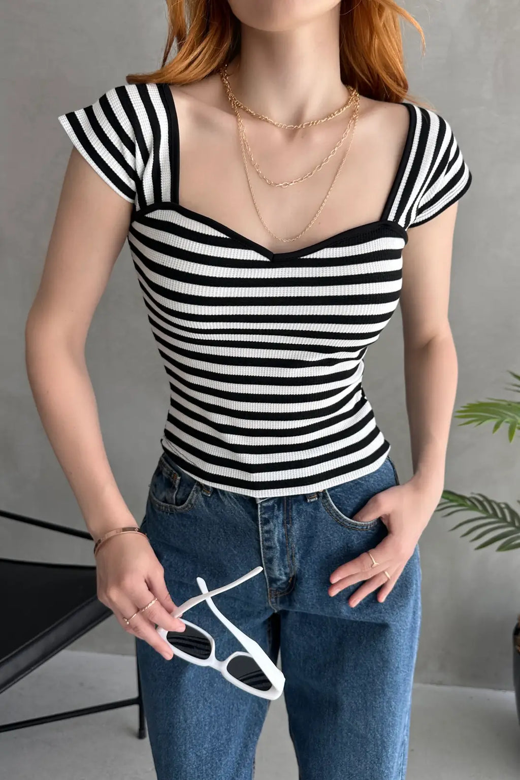 Kalp Yaka Sırtı Bağcık Detaylı Crop Bluz - WEST CLUB