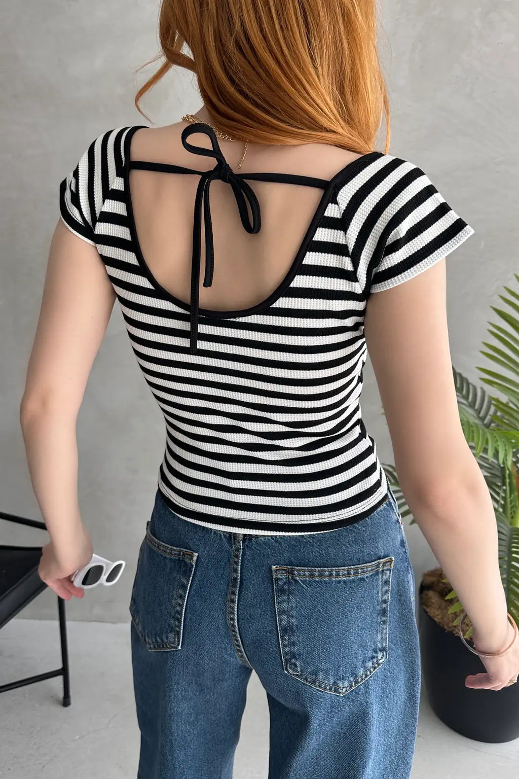 Kalp Yaka Sırtı Bağcık Detaylı Crop Bluz - WEST CLUB
