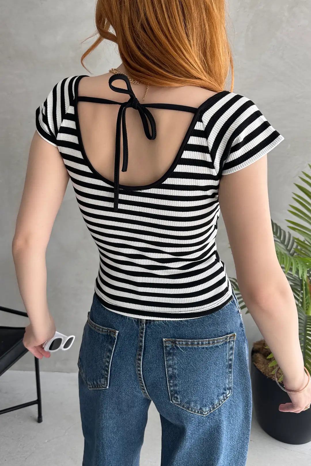 Kalp Yaka Sırtı Bağcık Detaylı Crop Bluz - WEST CLUB
