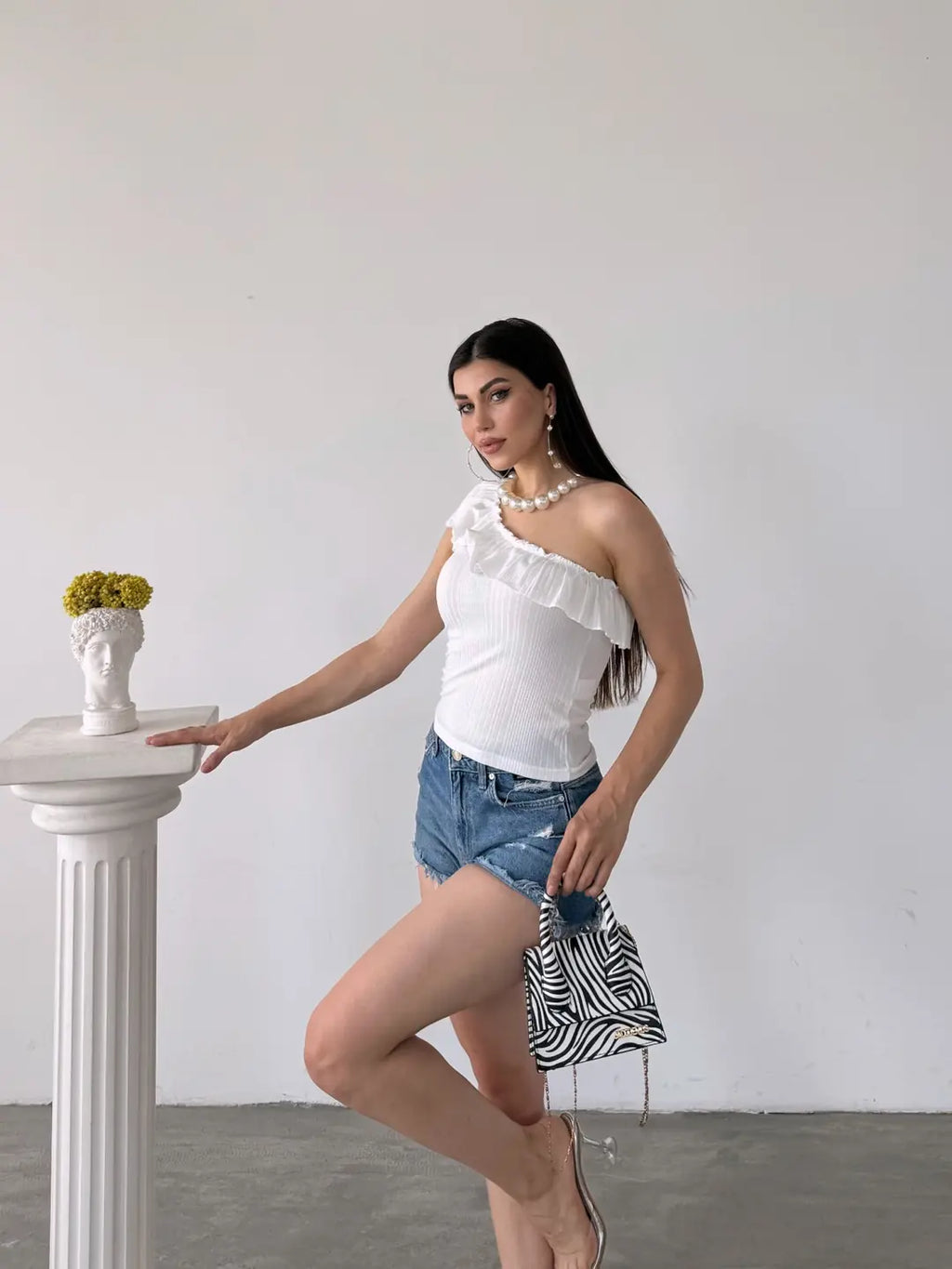 Tek Omuz Fırıfır Detaylı Bluz - WEST CLUB