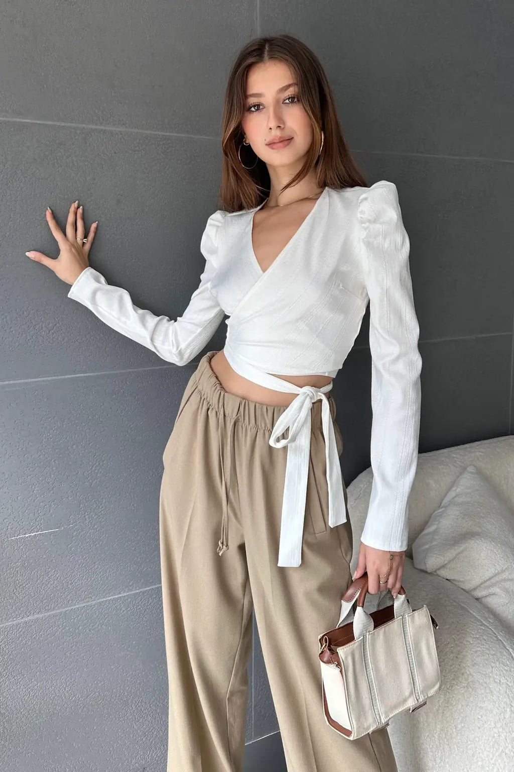 Kruvaze Yaka Beli Kuşaklı Crop Bluz - WEST CLUB