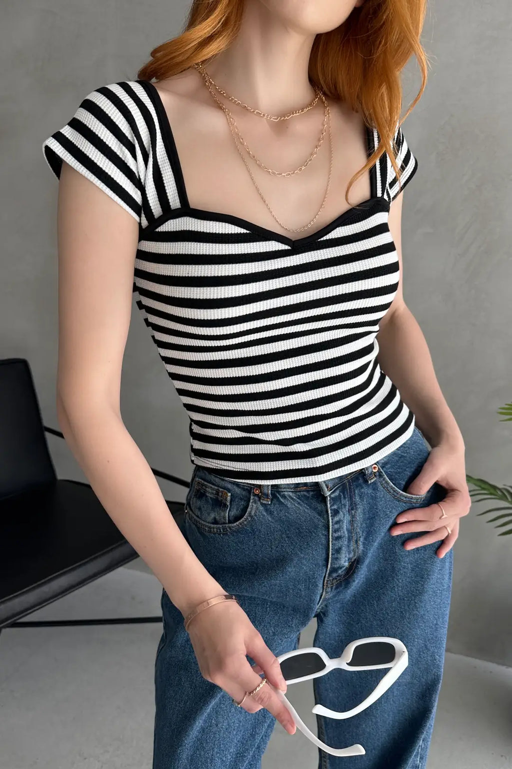 Kalp Yaka Sırtı Bağcık Detaylı Crop Bluz - WEST CLUB