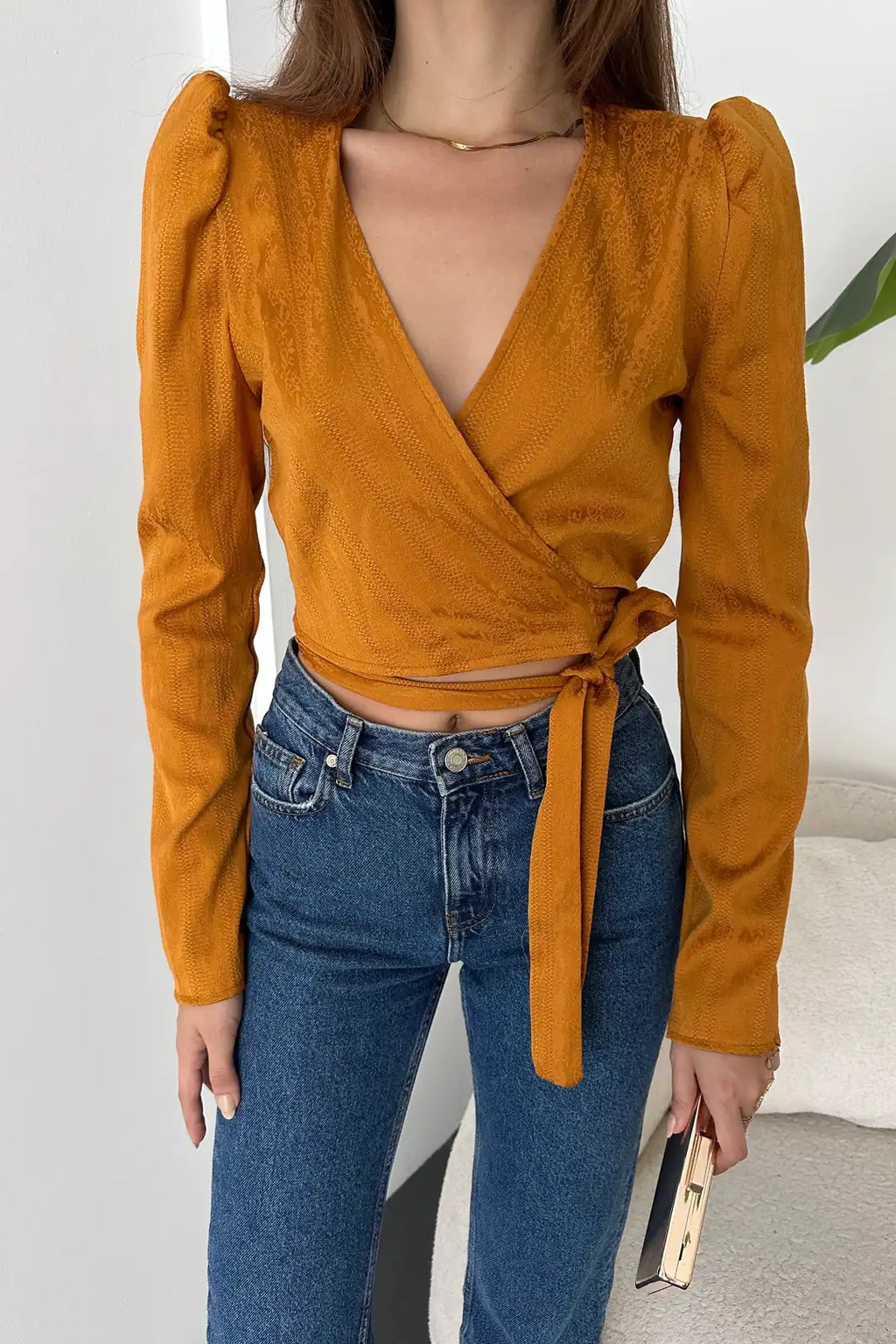Kruvaze Yaka Beli Kuşaklı Crop Bluz - WEST CLUB