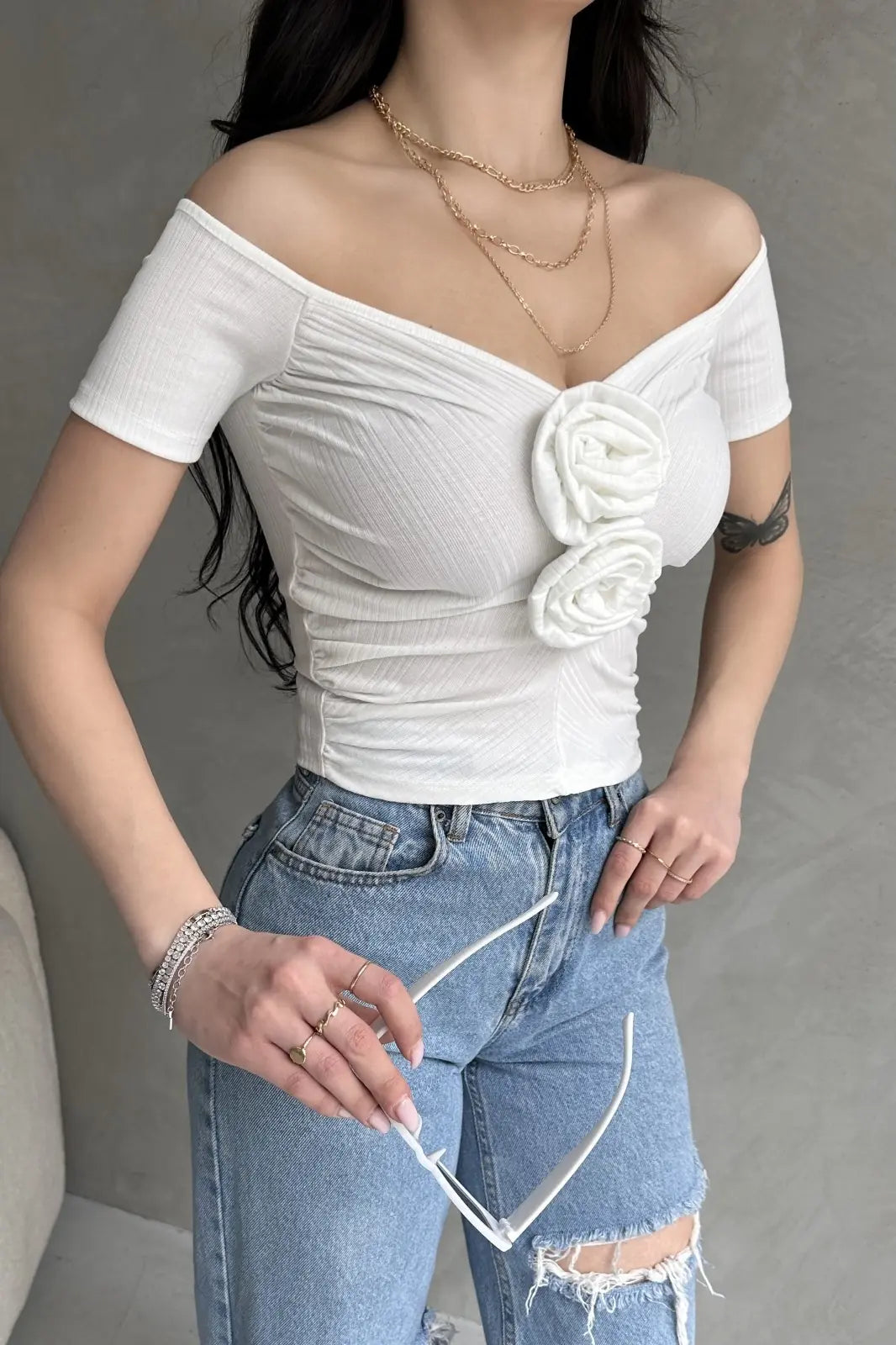 Kayık Yaka Gül Detaylı Crop Bluz - WEST CLUB