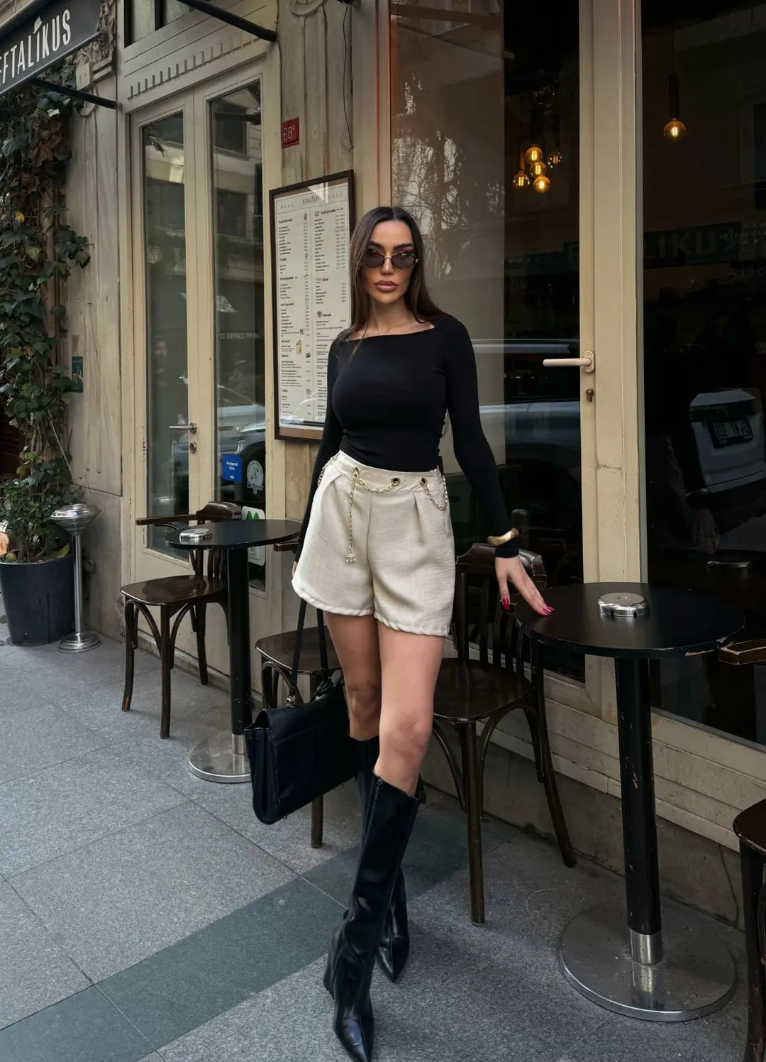 Kuş Gözü Detaylı Zincir Kemerli Mini Şort - WEST CLUB