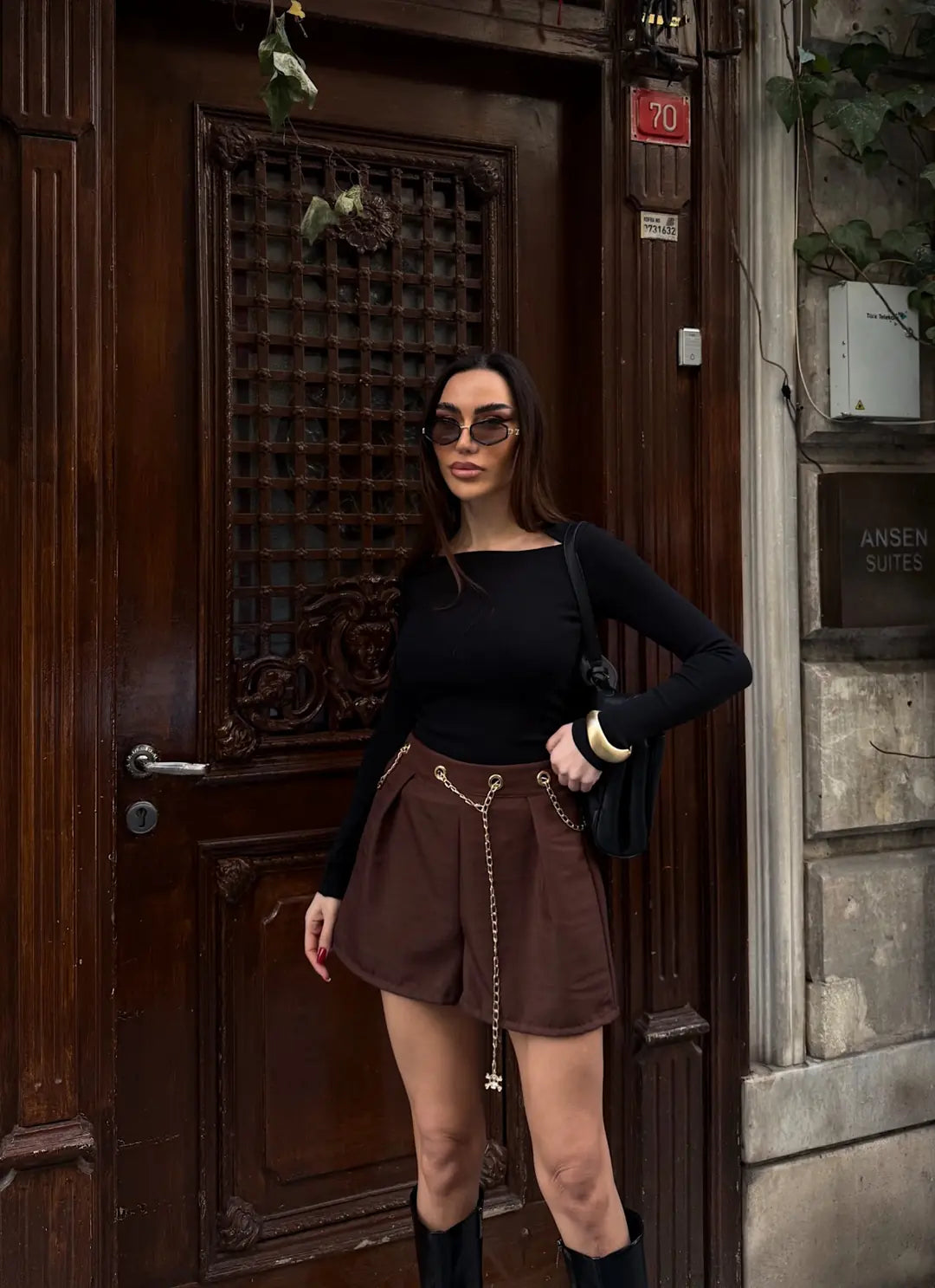 Kuş Gözü Detaylı Zincir Kemerli Mini Şort - WEST CLUB