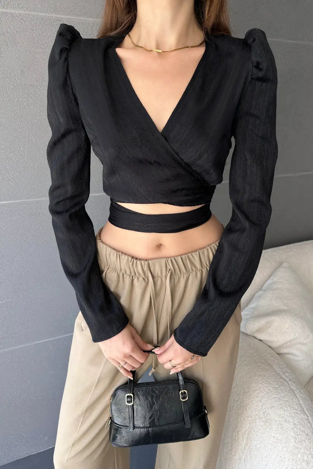 Kruvaze Yaka Beli Kuşaklı Crop Bluz - WEST CLUB