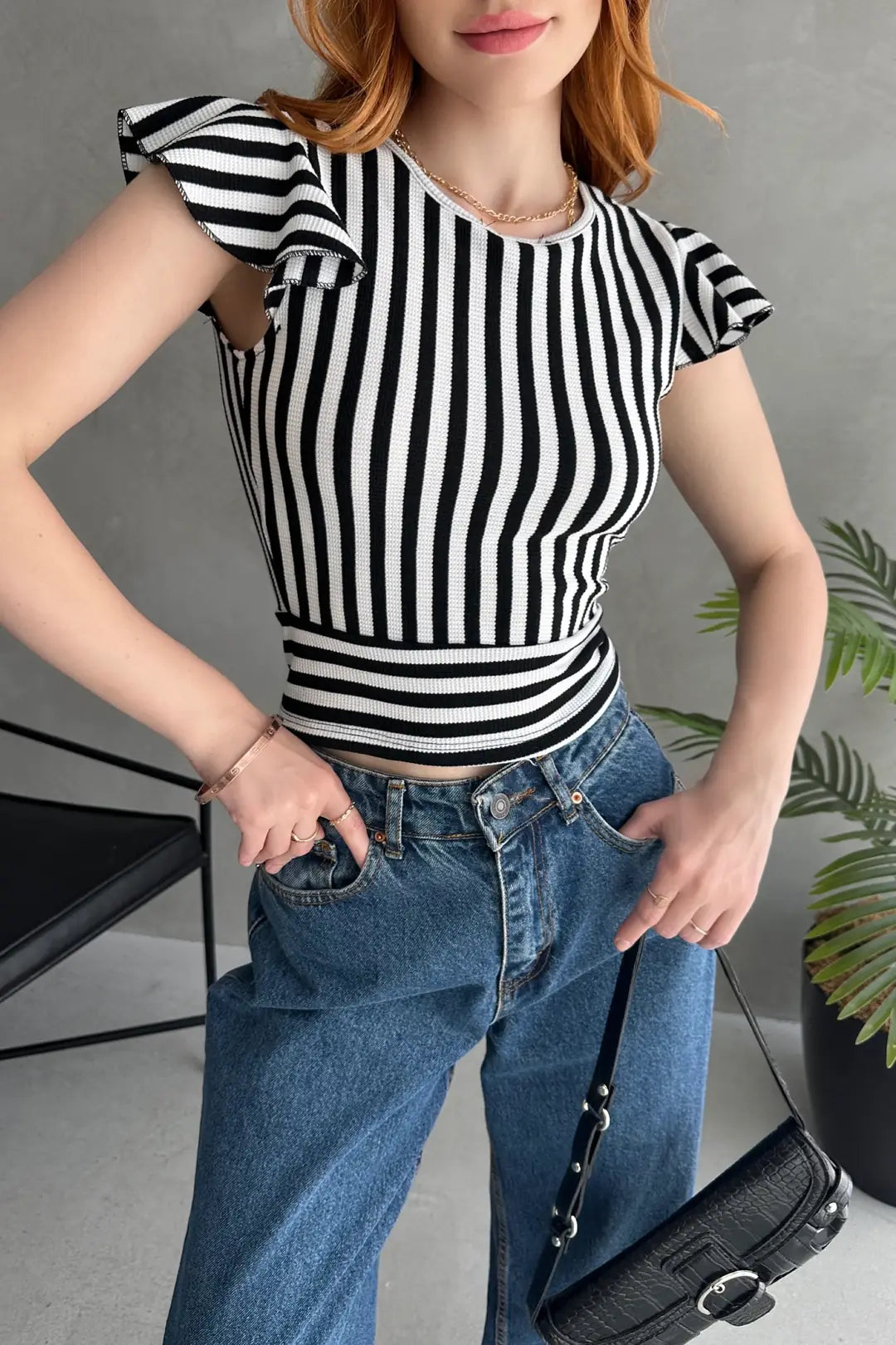 Sırtı Fiyonk Bağlamalı Çizgi Detaylı Crop Bluz - WEST CLUB